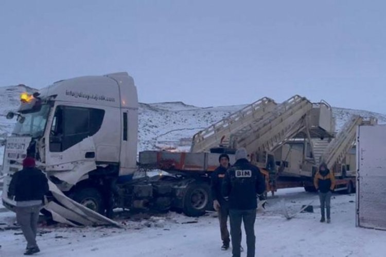 Ardahan-Kars kara yolunda zincirleme kaza!