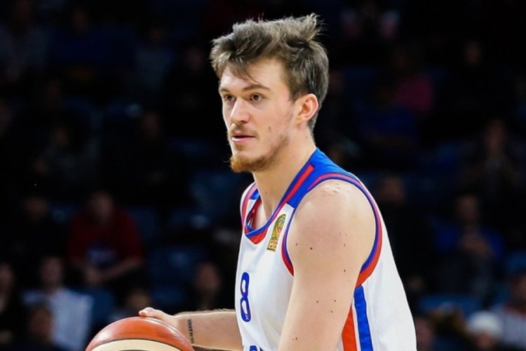 TOFAŞ'lı basketbolcu Tolga Ge&ccedil;im yeniden ay-yıldızlı formayı hedefliyor