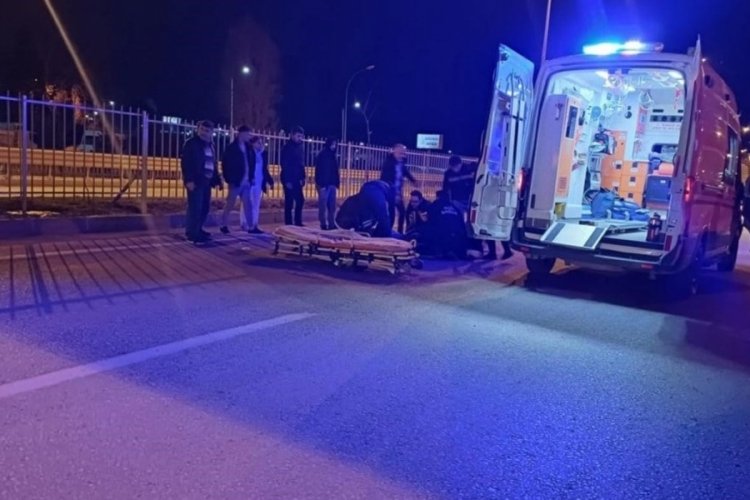 Bilecik'te &ouml;nce yayaya sonra bariyerlere &ccedil;arptı! 1 &ouml;l&uuml;, 1 yaralı