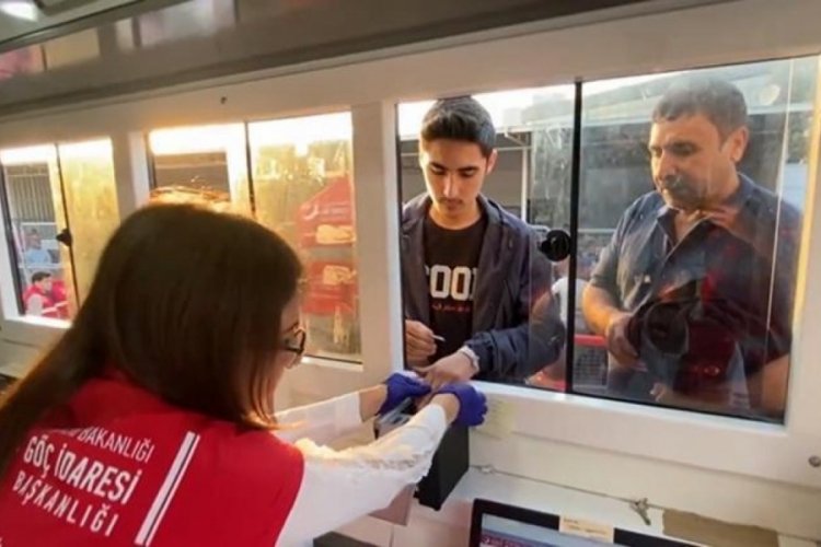 Bursa dahil 37 ilde Kalkan-4 Operasyonu! 192 g&ouml;&ccedil;men ka&ccedil;ak&ccedil;ılığı organizat&ouml;r&uuml; yakalandı