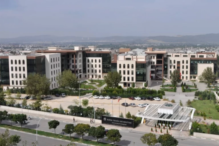 Bursa'da &uuml;niversite &ouml;ğrencileri ve akademisyenler şehitler ve Filistin i&ccedil;in y&uuml;r&uuml;yecek