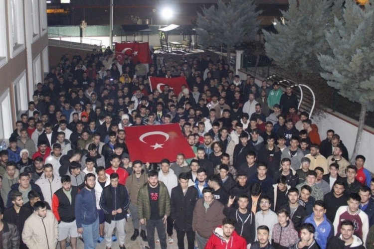 Konya'da yurtta kalan &ouml;ğrenciler ter&ouml;r&uuml; lanetledi
