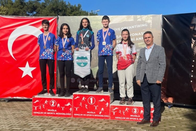 Bursalı sporcular şehitler anısına yarıştı