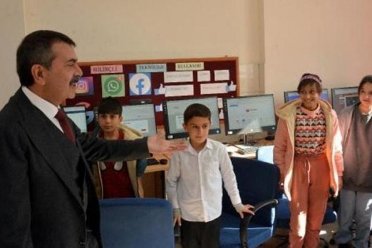 Bakan Tekin'den &ouml;ğretmenlerle toplantı
