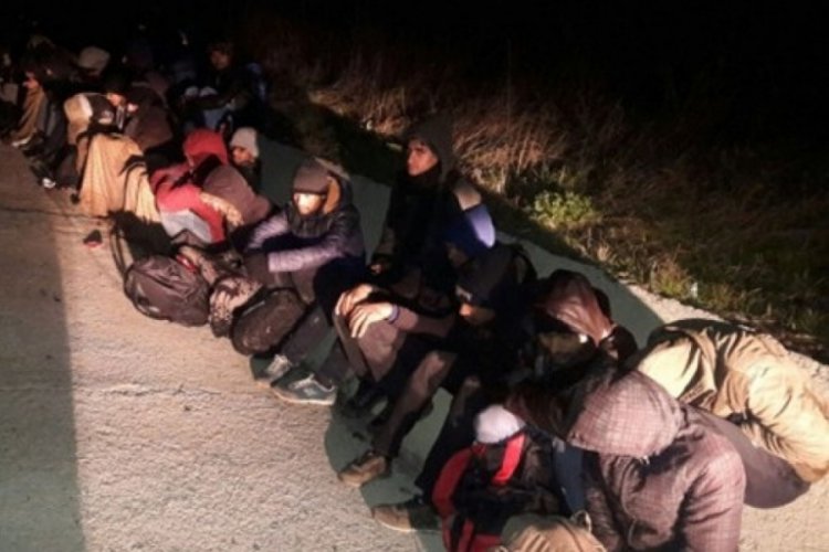 D&uuml;zce'de 12 ka&ccedil;ak g&ouml;&ccedil;men yakalandı