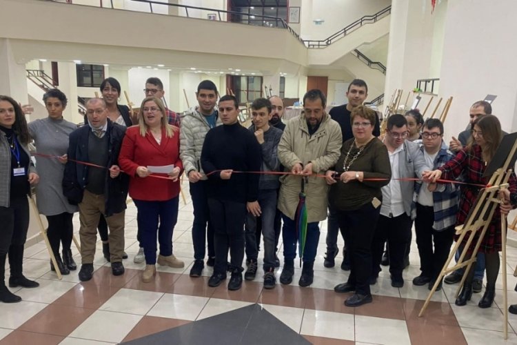 Simbiyoz Sosyal Aktivite Derneği, &ouml;zel gereksinimli gen&ccedil;ler i&ccedil;in eğitim hakkını koruyor