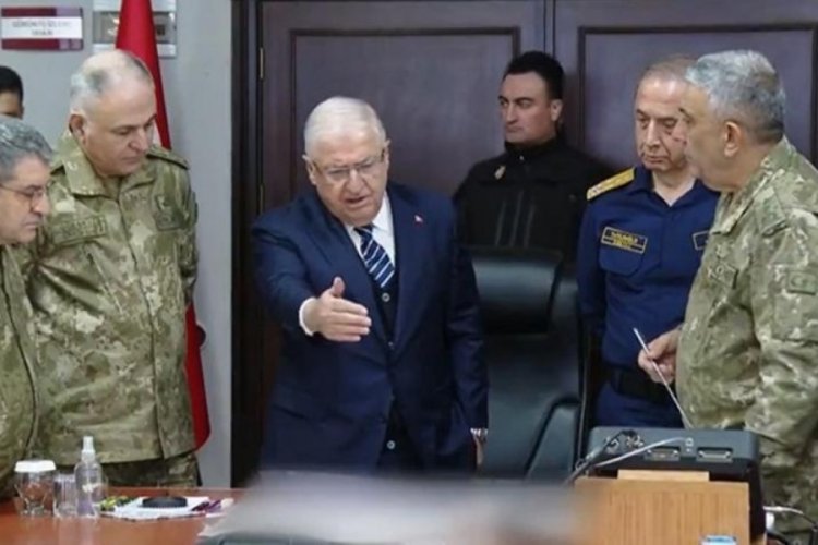 Bakan G&uuml;ler Hakkari'ye gitti! Operasyonlara ilişkin talimatlar verdi
