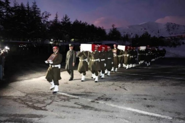 Aynı sofrada 4 şehit asker! T&uuml;rkiye'nin y&uuml;reğini yakan fotoğraf karesi