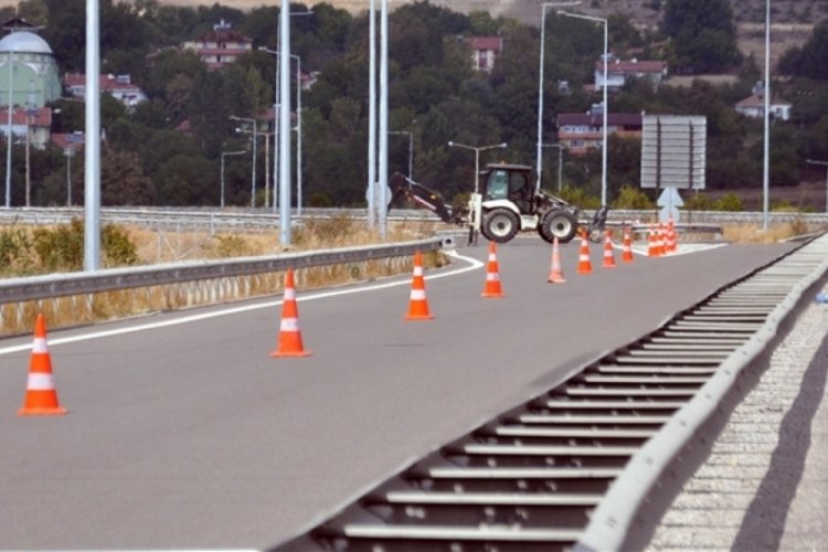 Eskişehir-Bursa istikametinde bir şerit trafiğe kapatıldı