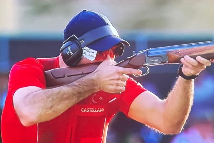 Bursa'da g&ouml;rev yapan milli atıcı, spor hayatına 33 madalya sığdırdı