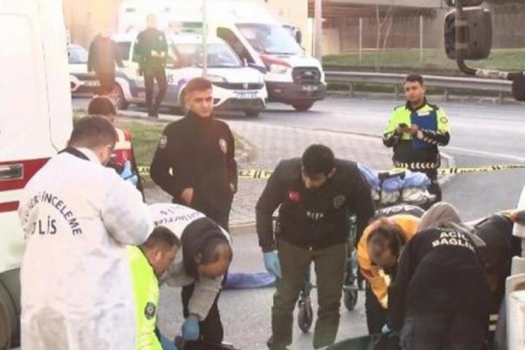İstanbul'da motokurye kamyonun altında kaldı!