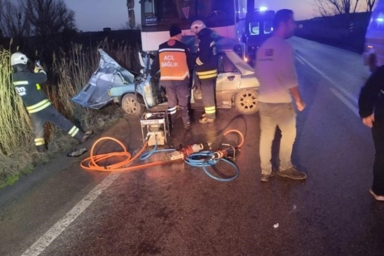 Tekirdağ'da otomobil ile kamyon &ccedil;arpıştı: 1 &ouml;l&uuml;