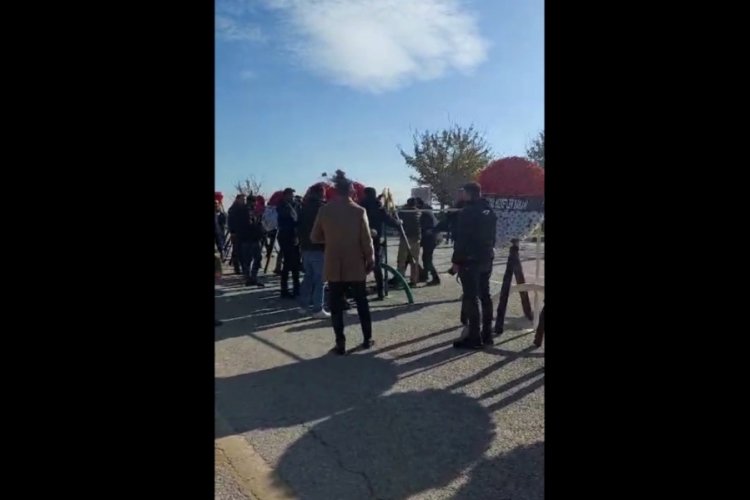 Şehit cenazesinde CHP &ccedil;elengi provokasyonu!