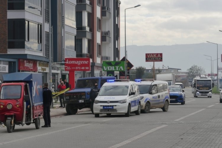 Balıkesir'de bir kişi kayınpederini tabancayla yaralayıp ka&ccedil;tı