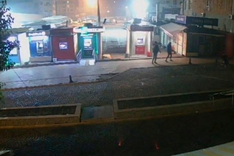 Muğla'da meşrubat hırsızları kameraya takıldı