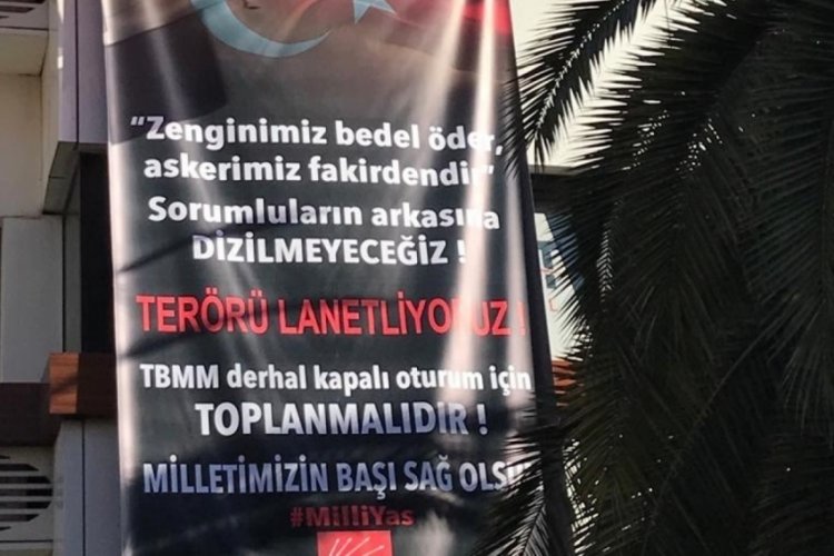 Bursa'da CHP Orhangazi teşkilatından ter&ouml;re lanet pankartı!