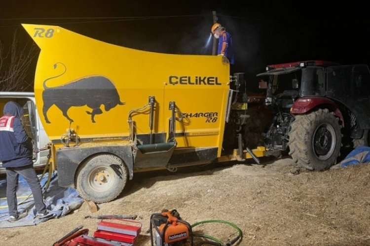 Yem karma makinesine d&uuml;şen &ccedil;oban feci şekilde hayatını kaybetti