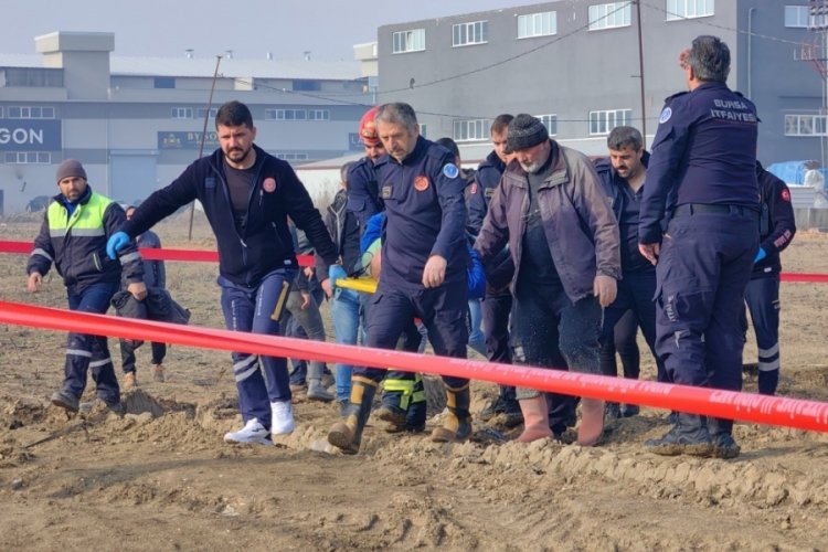 Bursa'da fabrika inşaatı beton atıldığı sırada &ccedil;&ouml;kt&uuml;, 6 iş&ccedil;i yaralandı
