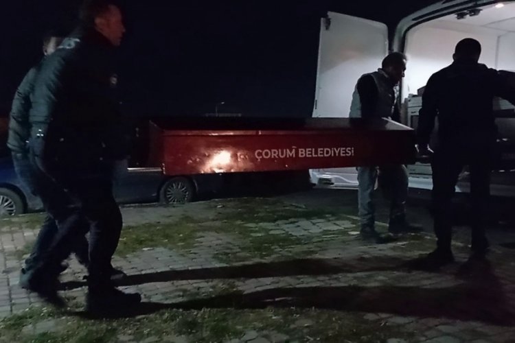 &Ccedil;orum'da tartıştığı arkadaşını bı&ccedil;aklayarak &ouml;ld&uuml;rd&uuml;