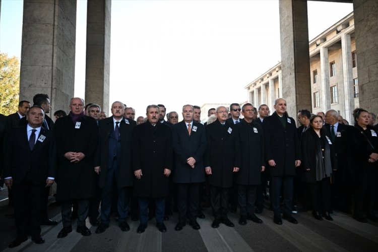 Eski bakanlardan Yaşar Okuyan i&ccedil;in Meclis'te cenaze t&ouml;reni d&uuml;zenlendi