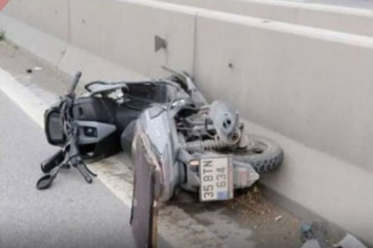 İzmir'de otomobilin &ccedil;arptığı motokurye hayatını kaybetti