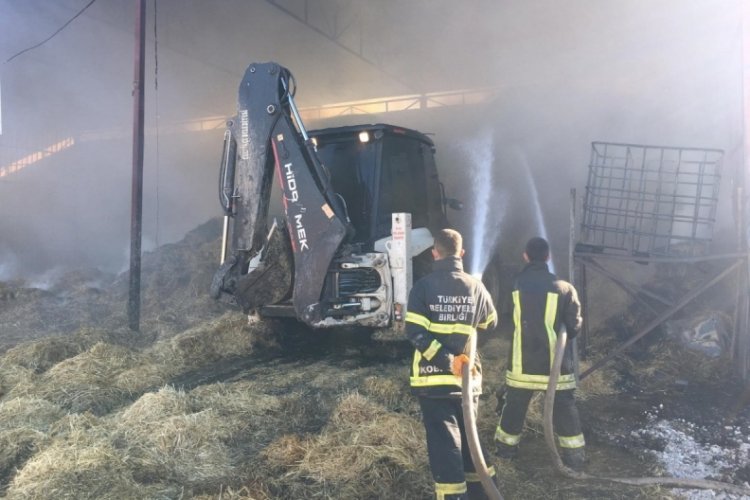 Burdur'da &ccedil;iftlikte &ccedil;ıkan yangında 15 ton saman balyası k&uuml;l oldu