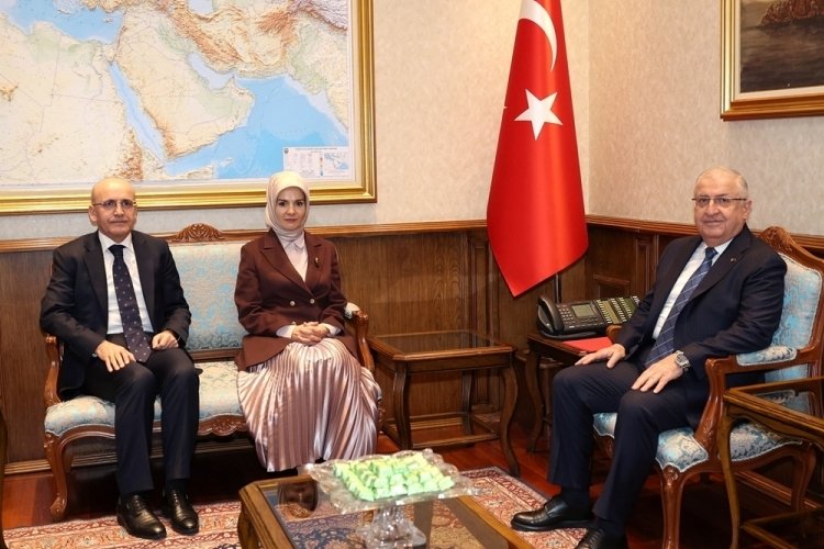 Bakanlar G&ouml;ktaş ve Şimşek'ten, Milli Savunma Bakanı G&uuml;ler'e taziye ziyareti