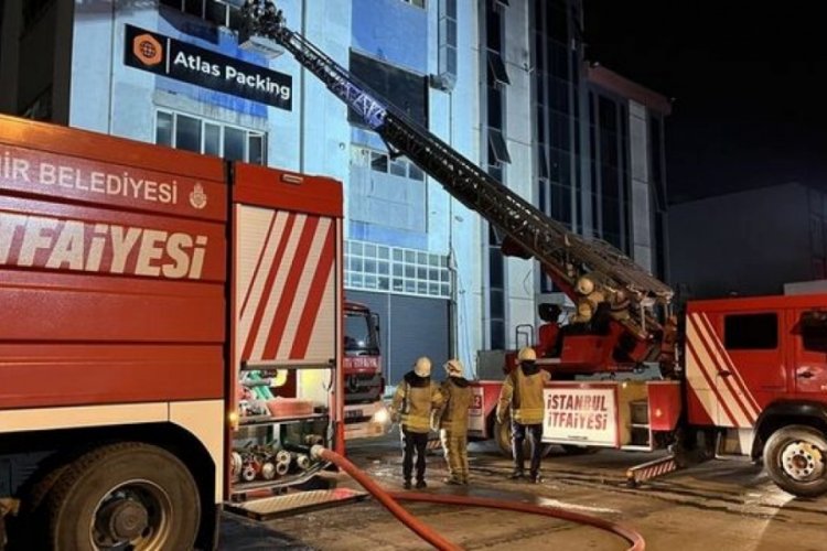İstanbul'da boya at&ouml;lyesinde yangın