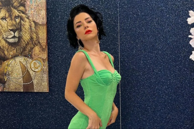 Merve Boluğur &uuml;lkeyi terk edeceğini a&ccedil;ıkladı!