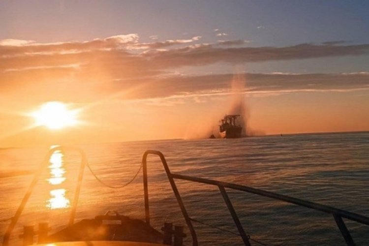 Tuna Nehri'nde gemi mayına &ccedil;arptı: 4 T&uuml;rk'&uuml;n sağlık durumu iyi
