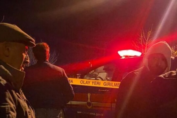 Afyonkarahisar'da &ouml;nce ev sahibini sonra kendini vurdu