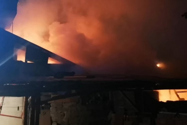 Bolu'da tekstil at&ouml;lyesinde yangın &ccedil;ıktı!