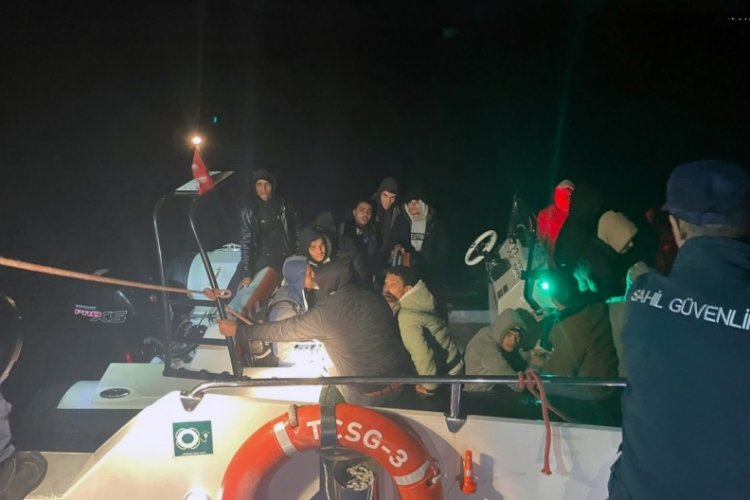 Muğla'da 16 d&uuml;zensiz g&ouml;&ccedil;men kurtarıldı
