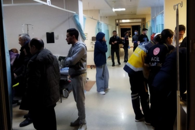 Isparta'da 100'&uuml; aşkın &ouml;ğrenci zehirlendi