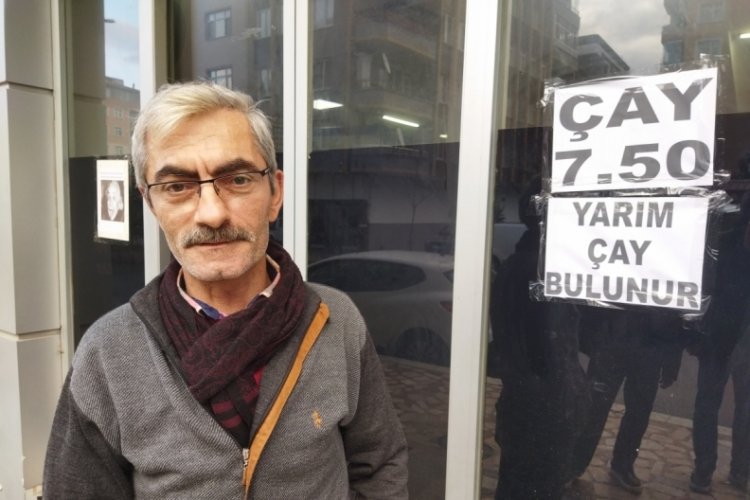 Cama astığı "Yarım &ccedil;ay bulunur" yazısı g&ouml;renleri g&uuml;ld&uuml;r&uuml;yor