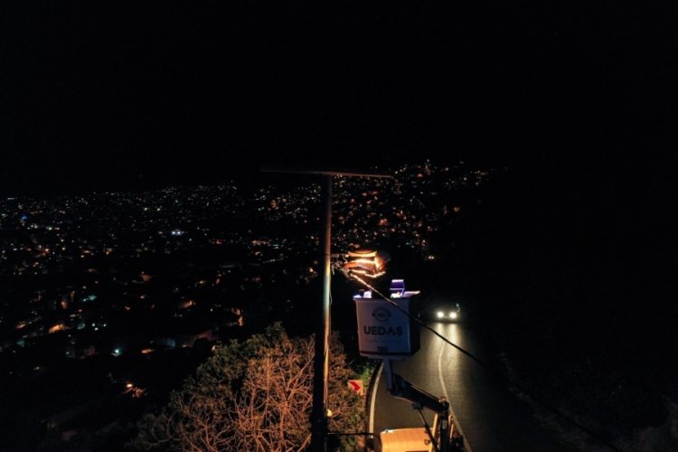 UEDAŞ ekipleri yılbaşında kesintisiz enerji i&ccedil;in g&ouml;rev başında
