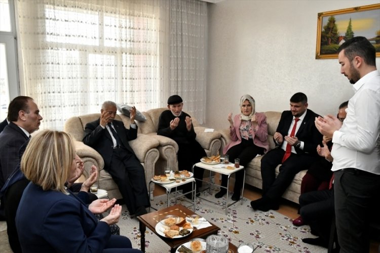 İYİ Parti Genel Başkanı Akşener'den şehit ailesine ziyaret