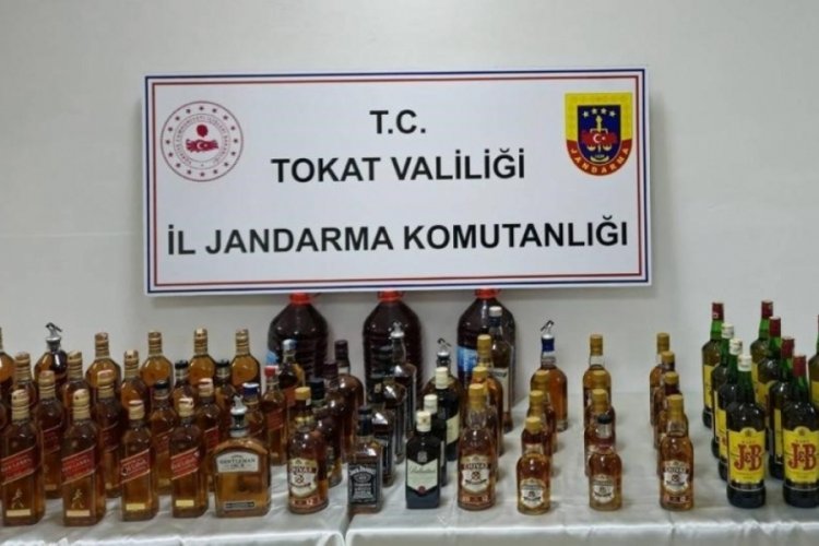 Tokat'ta yılbaşı &ouml;ncesi 686 litre sahte alkol ele ge&ccedil;irildi