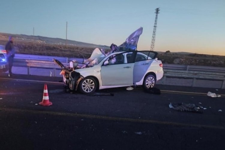 Diyarbakır'da taziye d&ouml;n&uuml;ş&uuml; katliam gibi kaza! 3 &ouml;l&uuml;, 4 yaralı