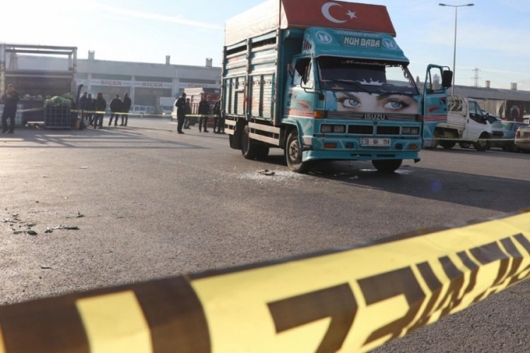 Husumetli pazar esnafı arasında silahlı kavga: 1 &ouml;l&uuml;, 1 yaralı