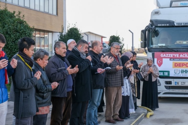 Bursa'dan Gazze'ye 4 tır insani yardım malzemesi g&ouml;nderildi