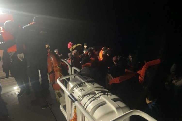 &Ccedil;anakkale'nin Ayvacık il&ccedil;esi a&ccedil;ıklarında 43 ka&ccedil;ak g&ouml;&ccedil;men yakalandı