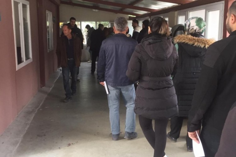 Bursa &Ccedil;ekirge Devlet Hastanesi acil servisi uzun kuyruklarla dolup taştı!
