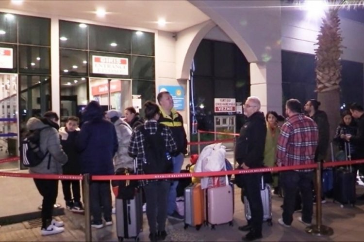 Ayvalık'tan Midilli Adası'na ge&ccedil;işlerde yılbaşı yoğunluğu yaşanıyor