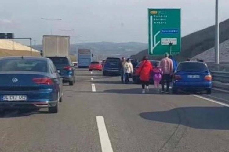 Kuzey Marmara Otoyolu'nda 8 ara&ccedil; birbirine girdi! Yaralılar var