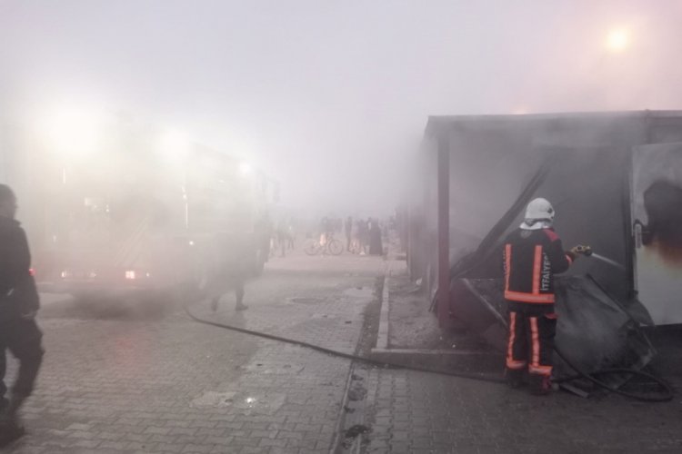 Malatya'da konteynerde yangın &ccedil;ıktı!