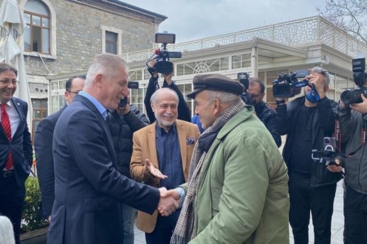 Vali G&uuml;l ile yaşlı adamın diyalogu g&uuml;ld&uuml;rd&uuml;: Ağabey ben evlenmek istiyorum