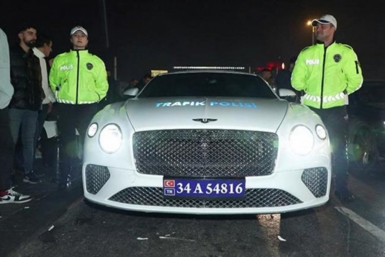 İstanbul'da l&uuml;ks otomobiller yılbaşında g&ouml;revde