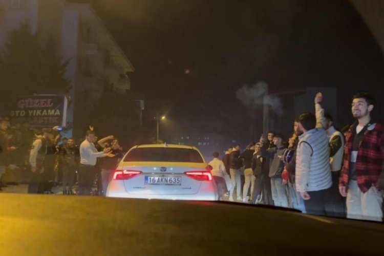 Bursa'da yılbaşına İstiklal Marşı okuyarak girdiler