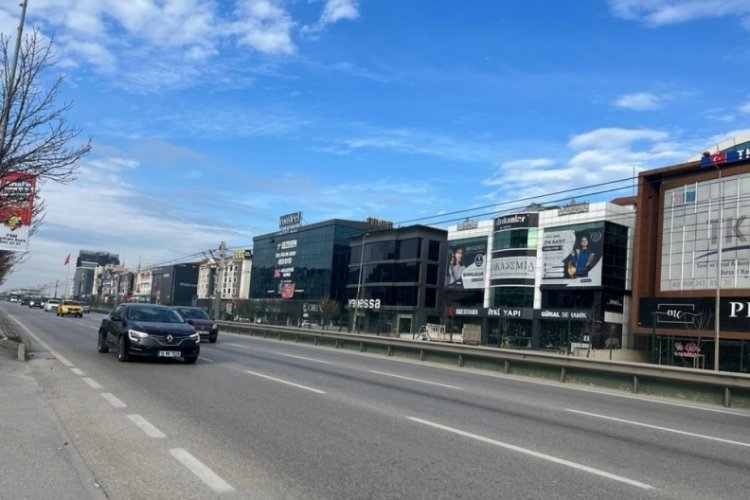 Yeni yılın ilk g&uuml;n&uuml; Bursa'da yollar boş kaldı